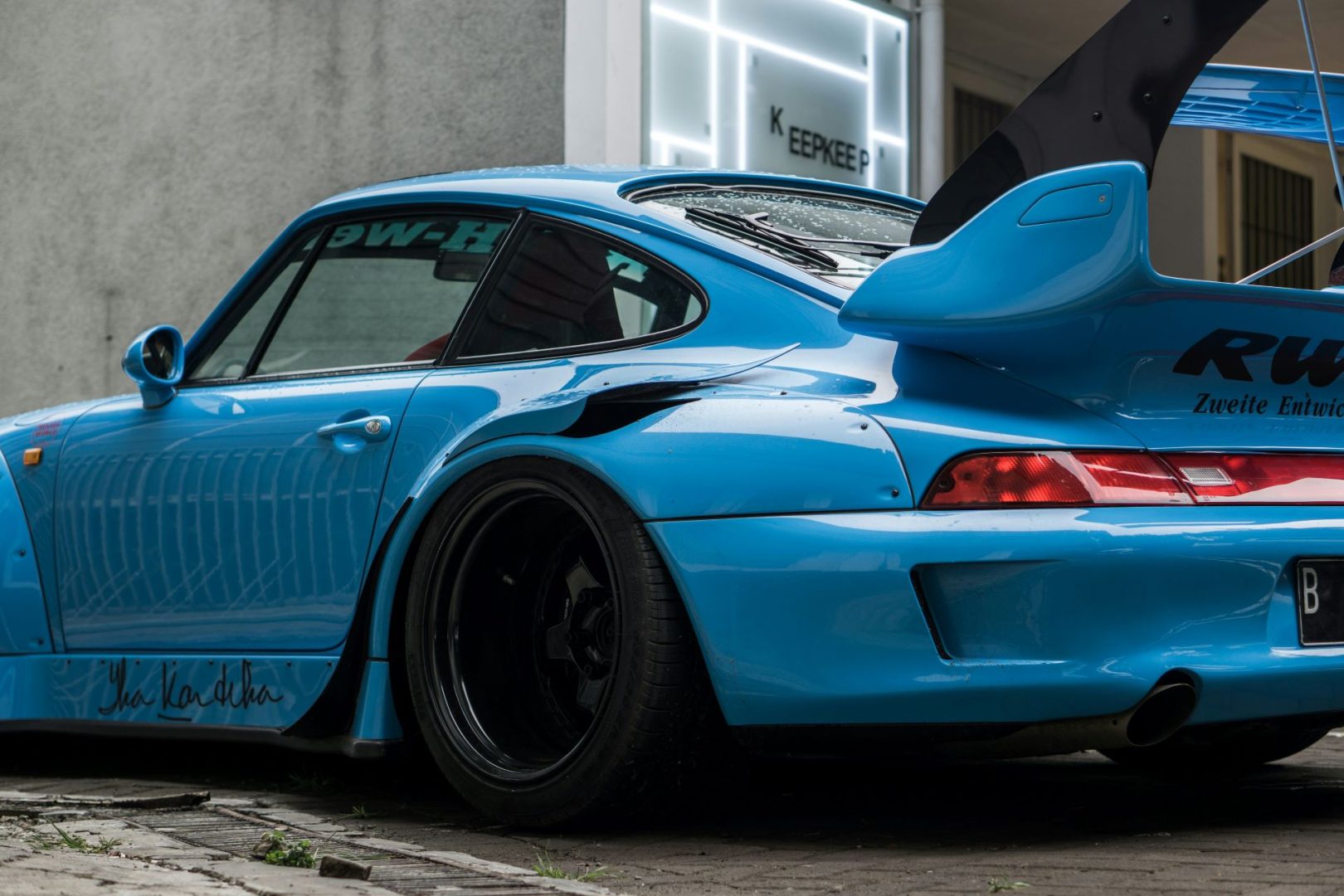 shifting-gears-how-millennials-and-gen-z-are-redefining-automotive-marketing-2-1620x1080.jpg