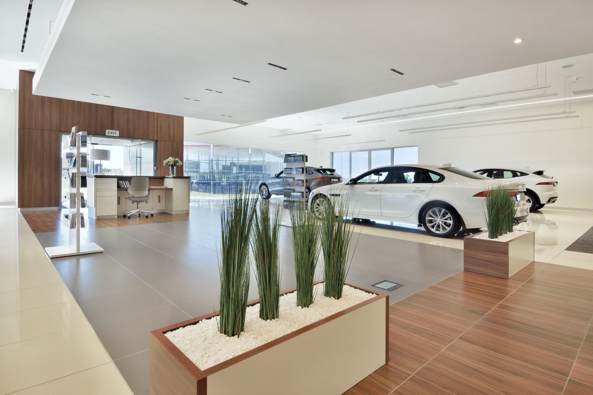 strategies-for-car-dealerships-to-retain-customers-1.jpg