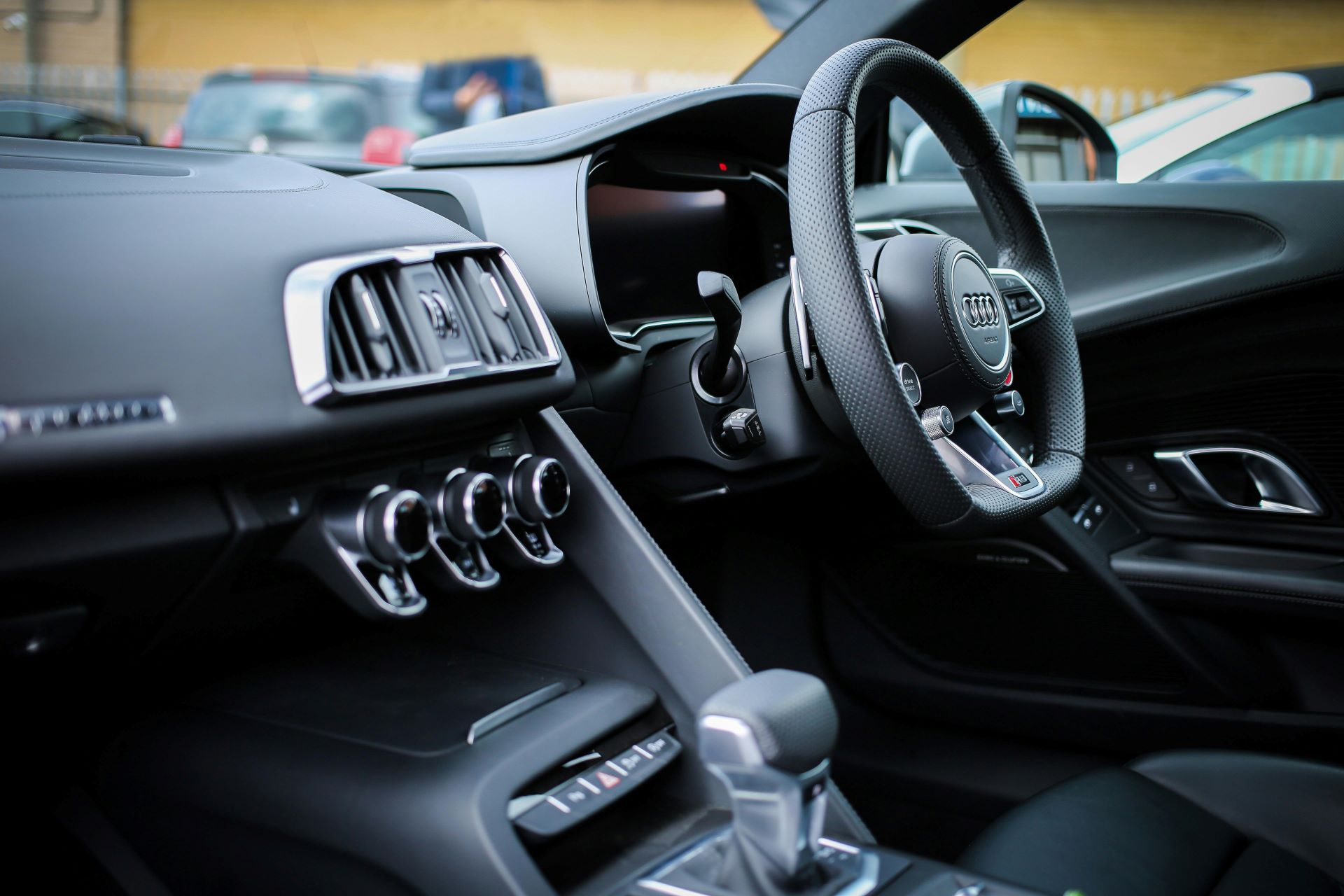 the-end-of-tv-ads-how-automakers-are-shifting-spend-to-digital-first-campaigns-1.jpg