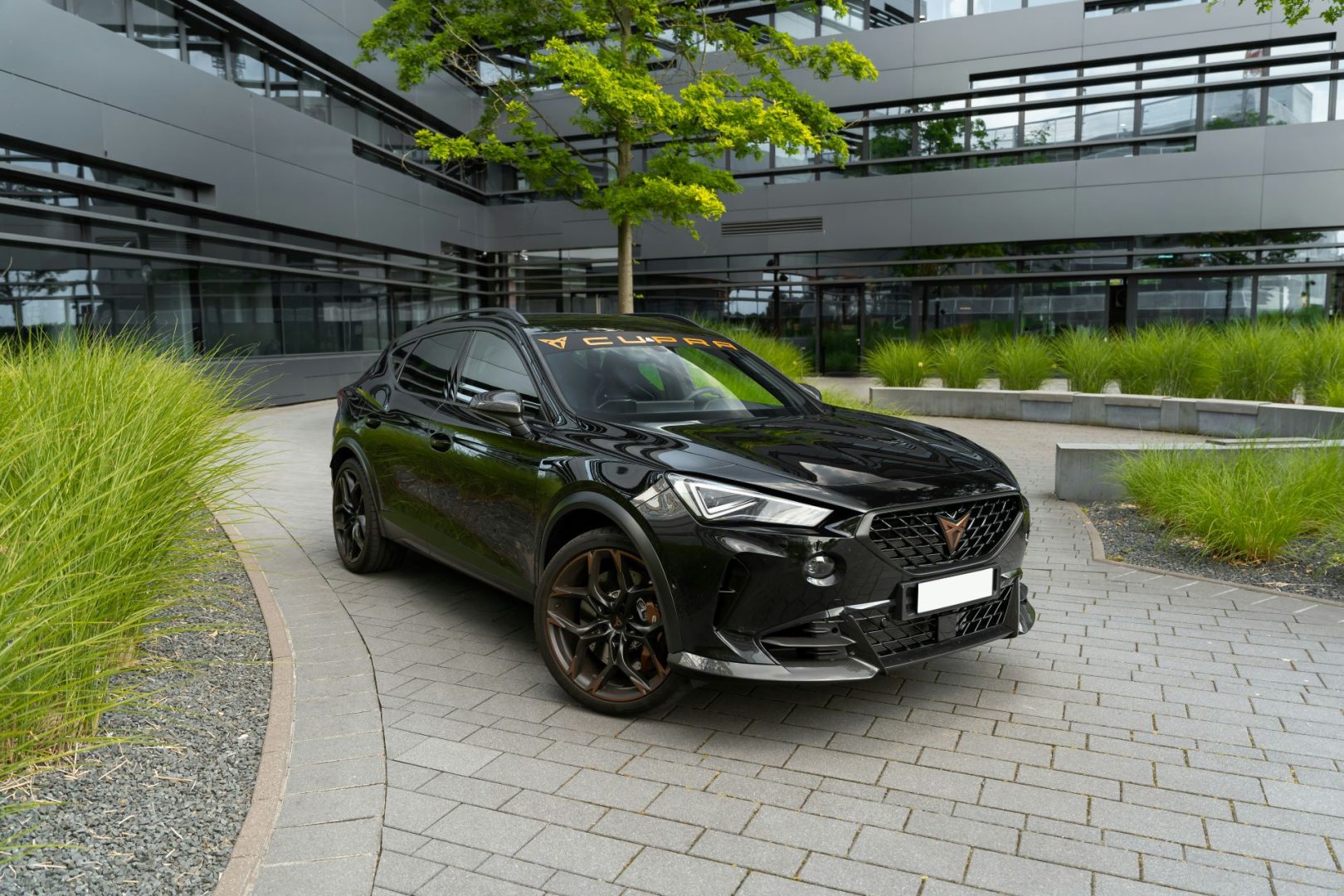 the-future-of-automotive-advertising-predictions-for-the-next-decade-2-1620x1080.jpg