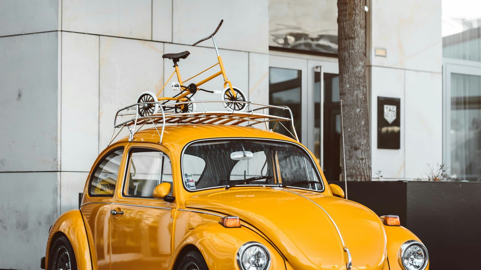 the-role-of-humor-in-automotive-advertising-when-laughter-drives-sales-1.jpg