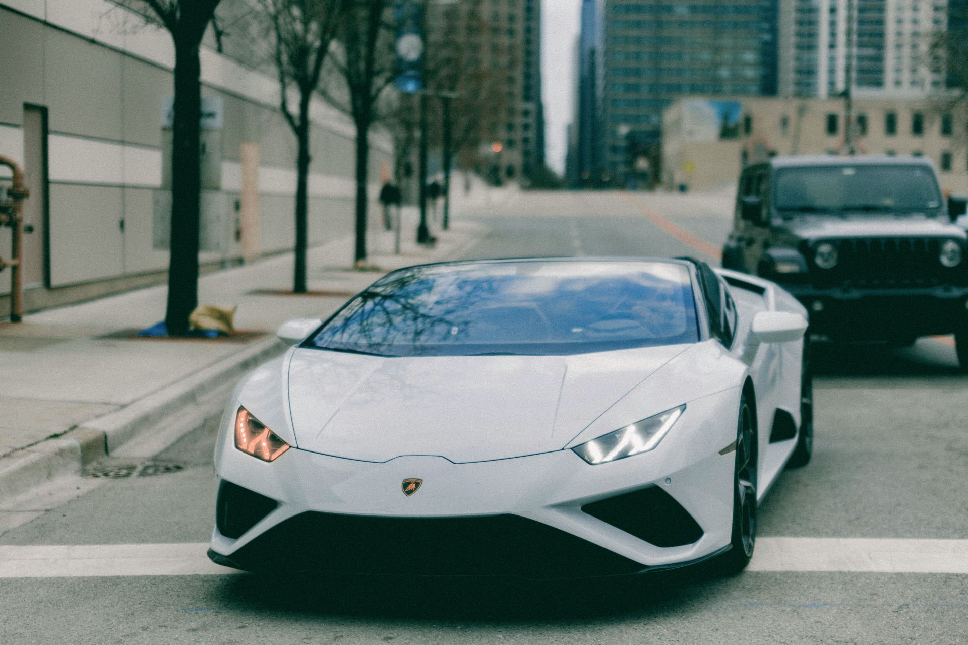 the-sound-of-speed-how-audio-branding-reinforces-automotive-dentity-2.jpg