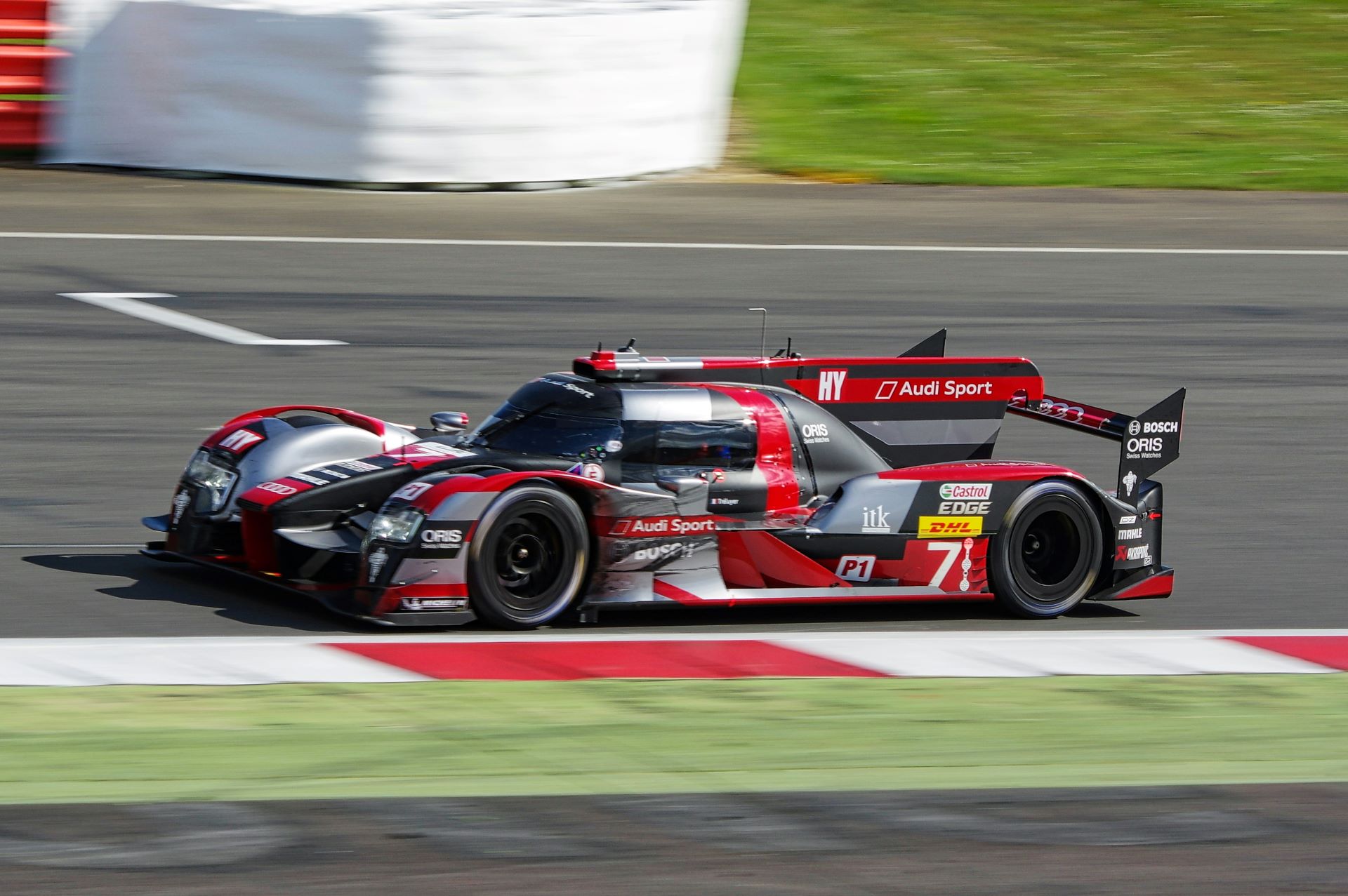 track-day-experiences-turning-customers-into-brand-advocates-with-high-adrenaline-events-2.jpg