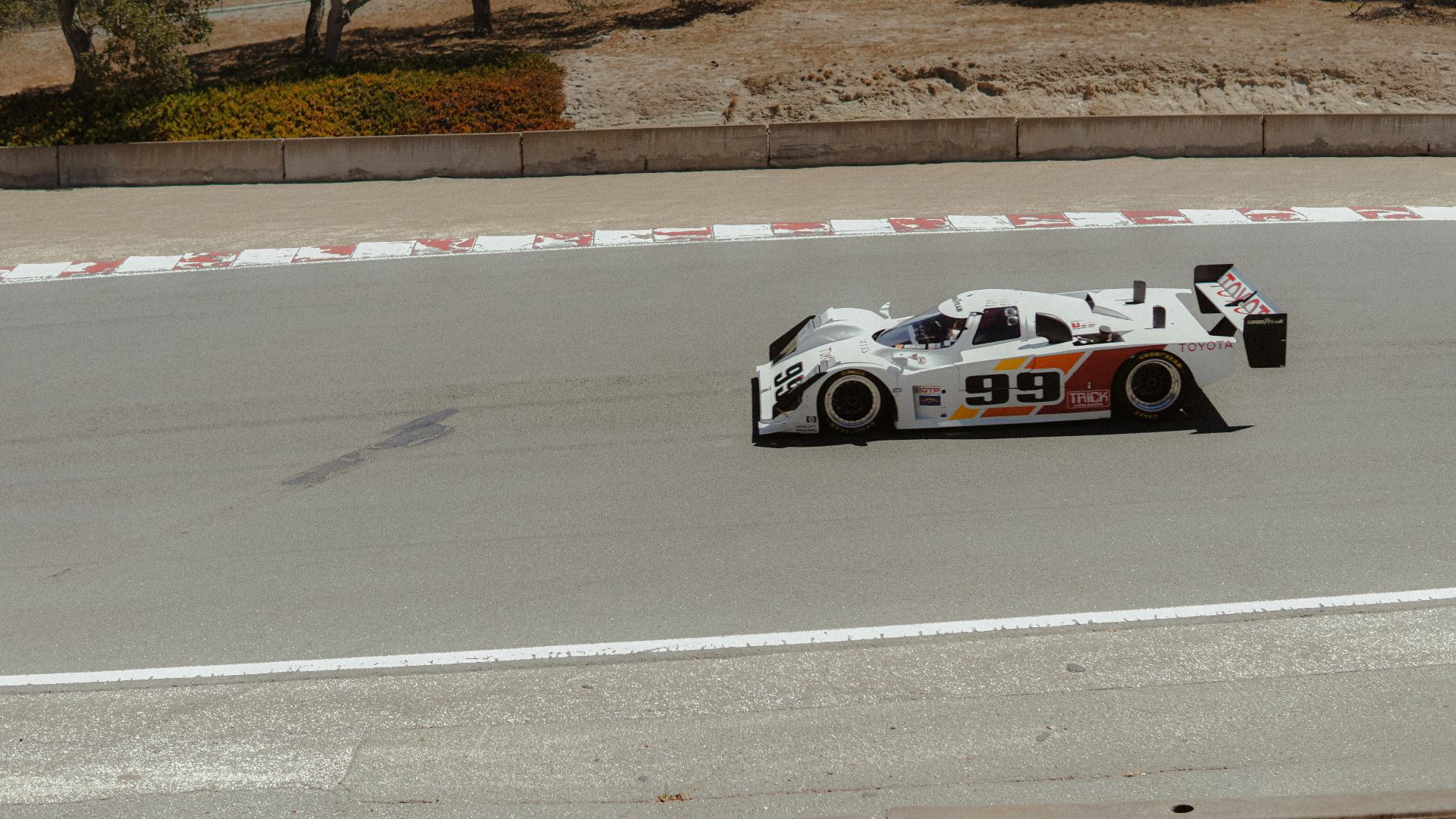 track-vs-road-how-motorsport-technology-influences-everyday-vehicle-performance.jpg