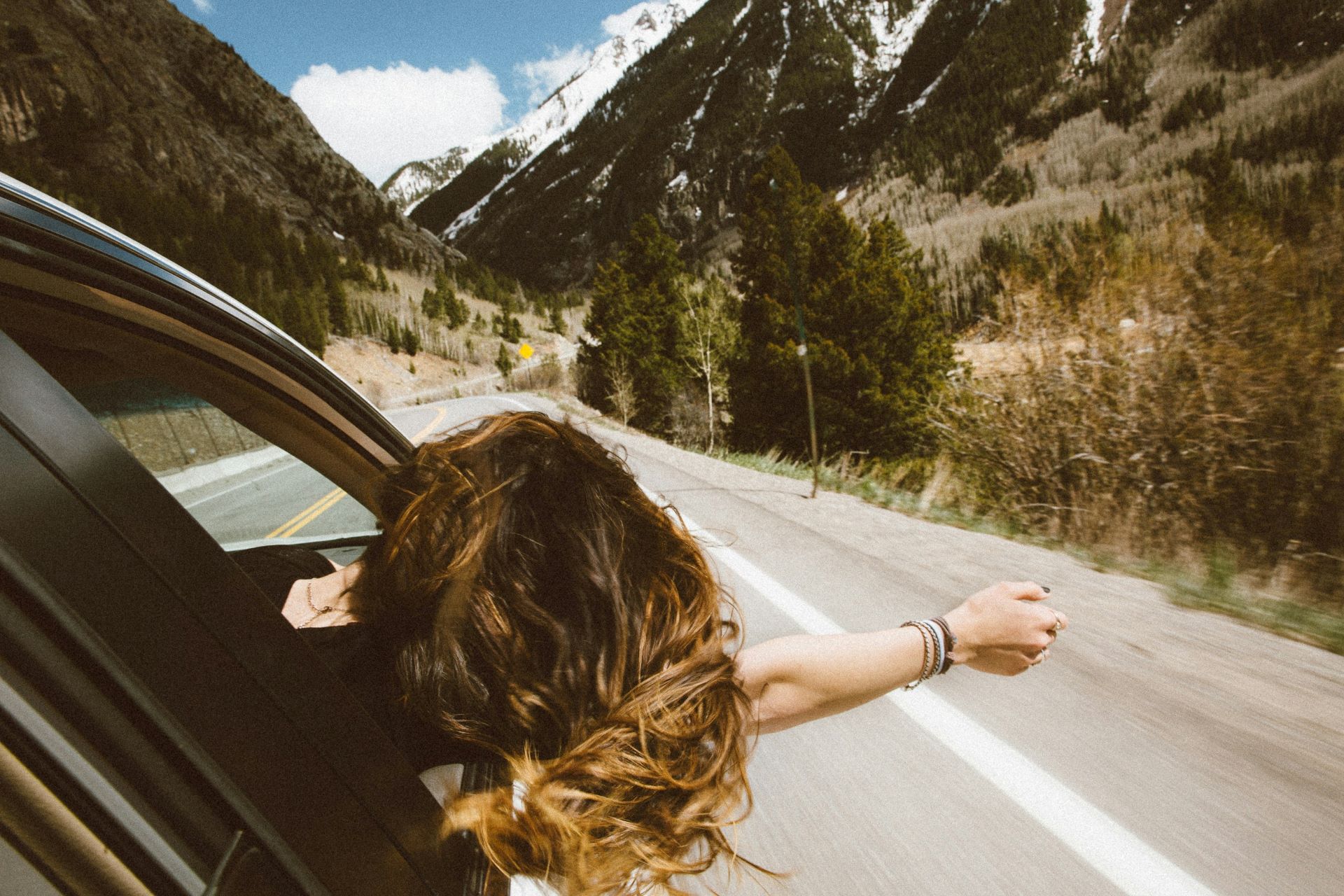urban-jungle-vs-open-road-how-setting-defines-automotive-messaging-2.jpg