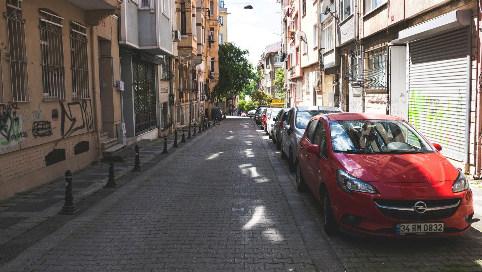 urban-mobility-marketing-selling-cars-in-a-city-context-1-1916x1080.jpg