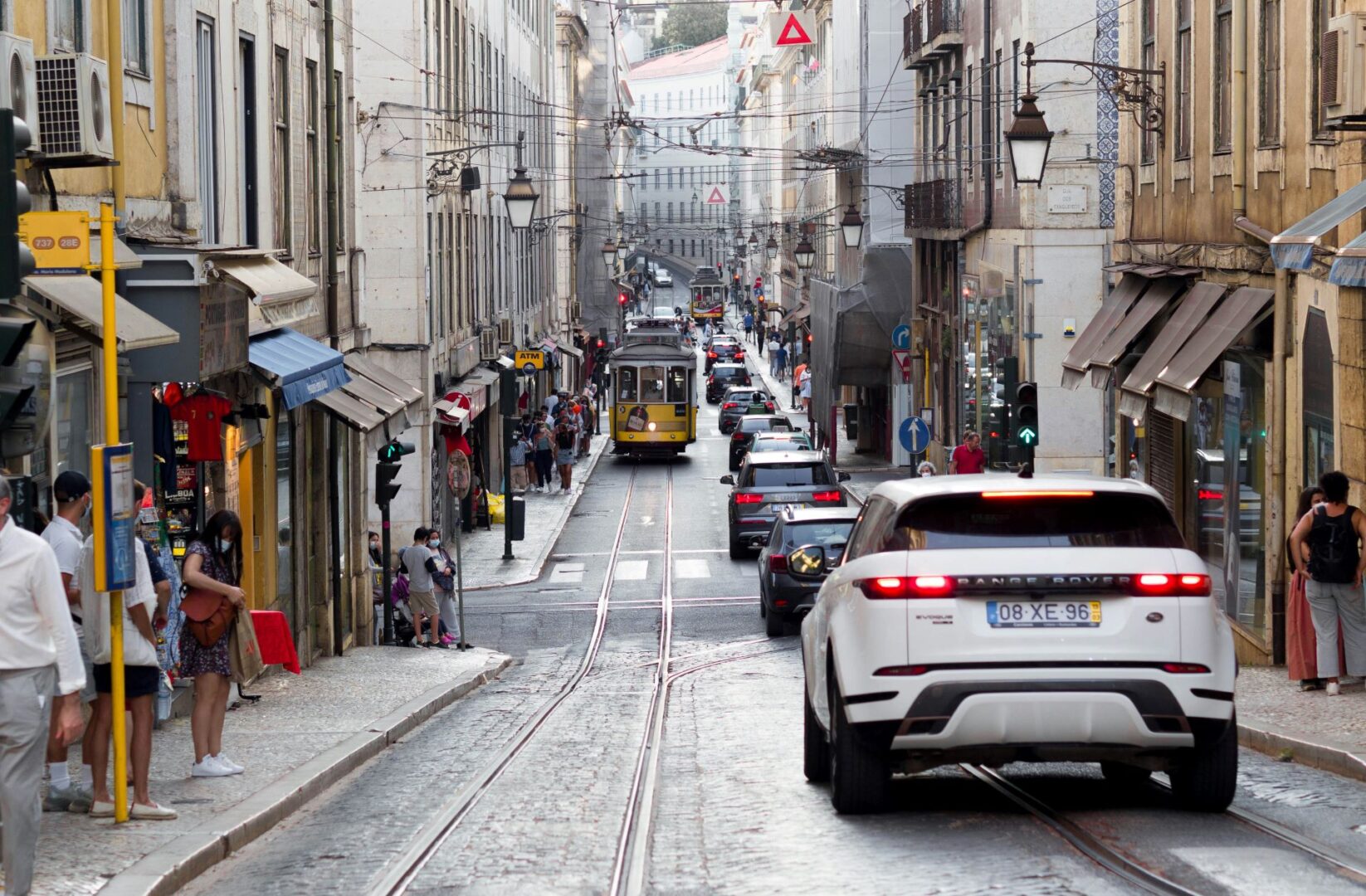 urban-mobility-marketing-selling-cars-in-a-city-context-1646x1080.jpg