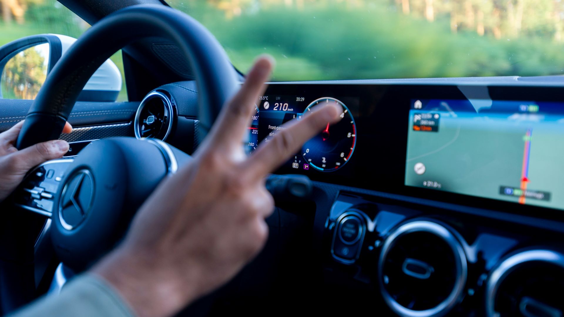 voice-vision-and-the-virtual-test-drive-how-ai-ar-and-vr-are-transforming-automotive-engagement-2.jpg